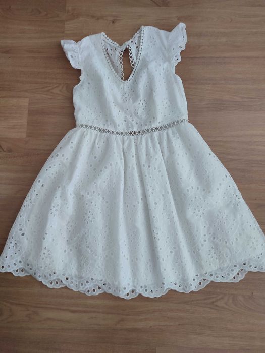 Vestido branco bordado Boho costas nuas