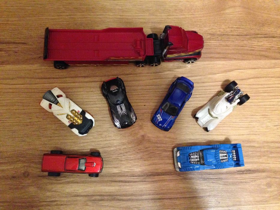 Samochodziki hot wheels
