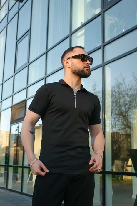 Футболка чоловіча на блискавці чорна