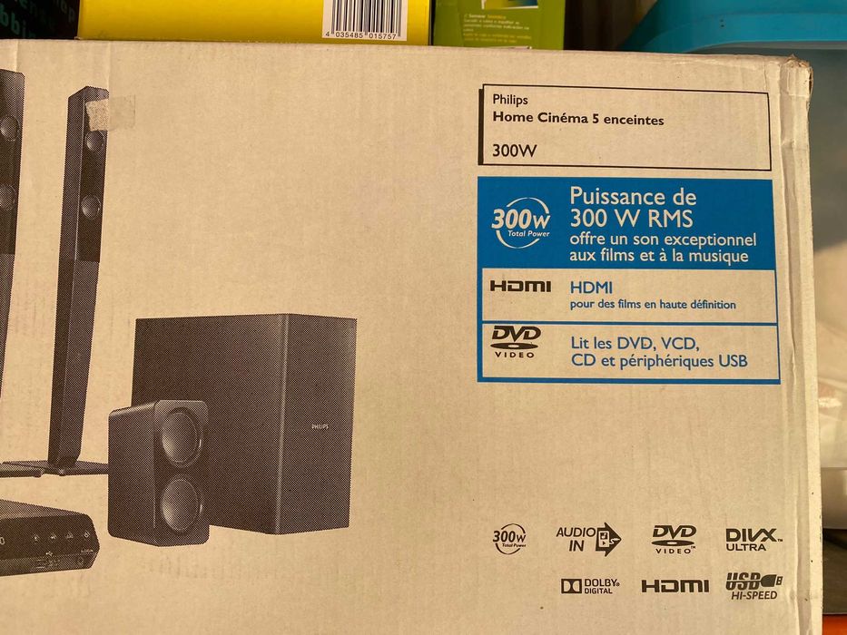 Sistema de home cinema Philips 5.1 com 300W RMS de potência