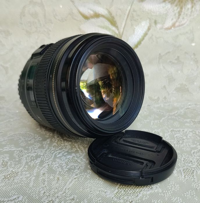 Canon EF 85мм ф1.8
