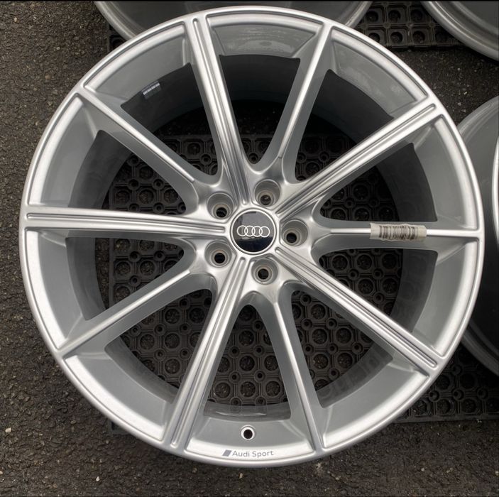 Диски Audi R21 A6 Q5 RS6 S6 Etron оригінальні 4K0601025AA