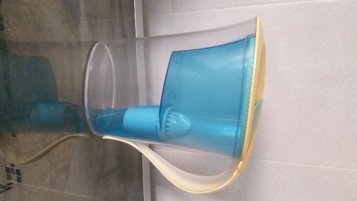 Jarro com filtro para água