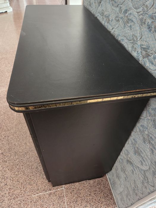 Vendo comoda preta e cinza