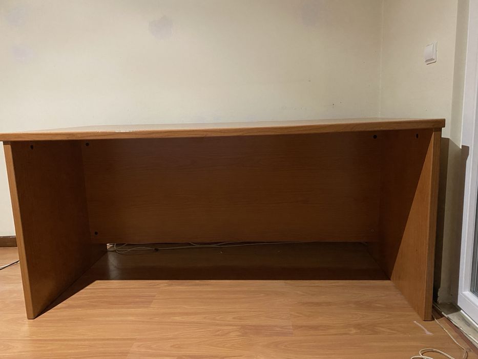 Vendo secretaria cor carvalho