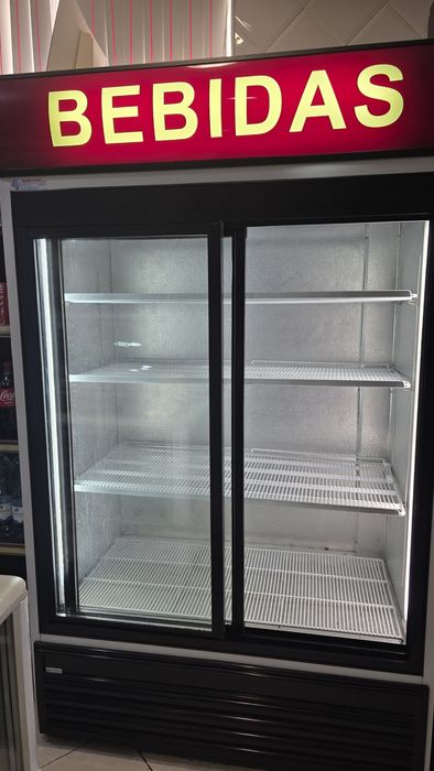 Expositor refrigerado para bebidas