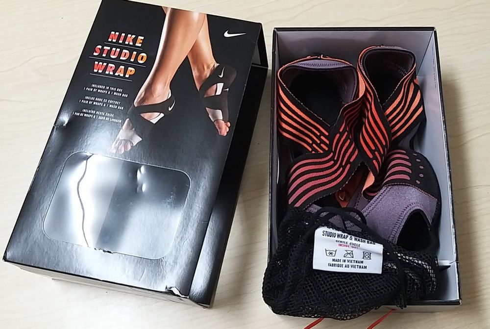 Meias Adidas antiderrapantes.