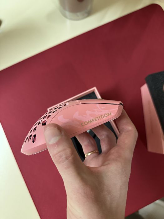 Лімітована Finalmouse Ultralight X (ULX) Sakura