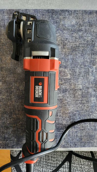 Urządzenie : oscillating Multi Tool 300 W Black&Decker MT300KAQS - używane.