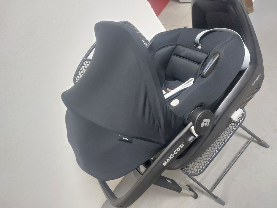 Автокрісло автокресло Maxi Cosi Tinka з базою