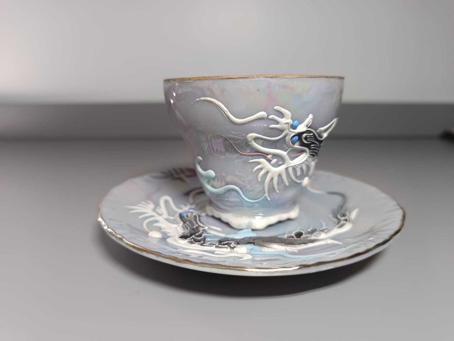 Chávenas Japonesas em Madre Pérola – Dragão em Relevo