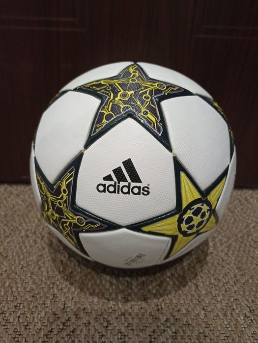Piłka Adidas Champions League