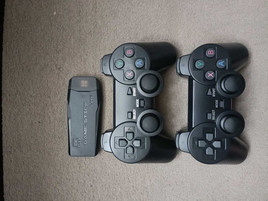 Konsola retro M8 64GB – 20000 gier + 2 bezprzewodowe kontrolery