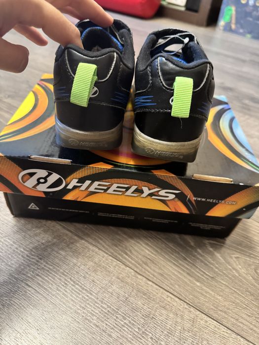 Роликові кросівки Heelys
