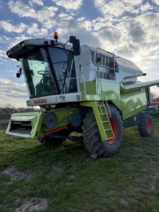 Комбаін зернозбиральний Claas Mega 360