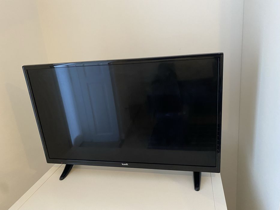 KUNFT  TV  32" 32VDLM16