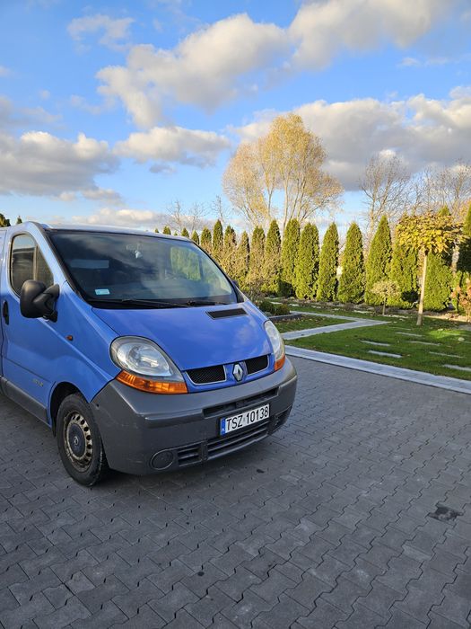 Renault trafic 2.5 DCI  chłodnia BEZWYPADKOWY