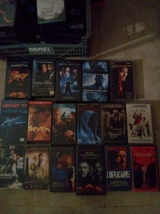 Vendo 642 filmes vhs