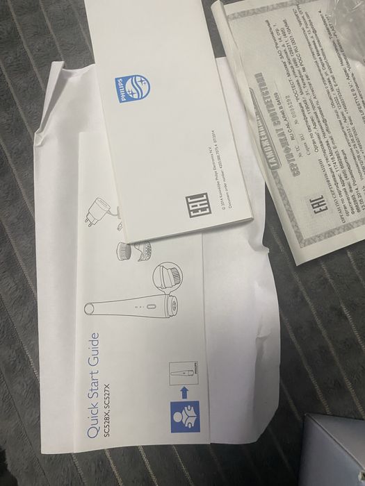 Прилад для очищення обличчя PHILIPS VisaPure Essential