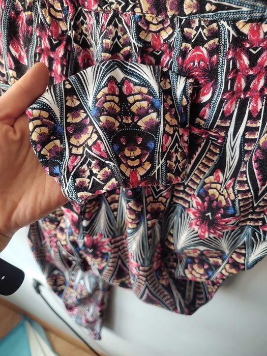 Damskie spodnie materiałowe we wzory boho r. M