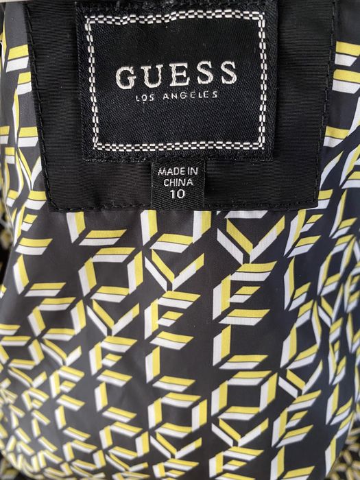 Kurtka Guess 140 cm/134 z szelkami.