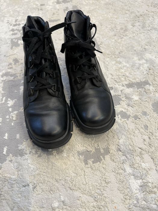 Ботики єссo.