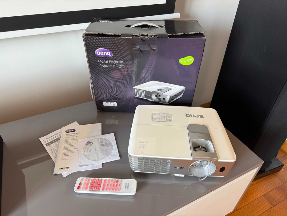 Projektor BenQ W1070 DLP