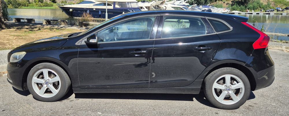 VOLVO V40 D2 kinetic