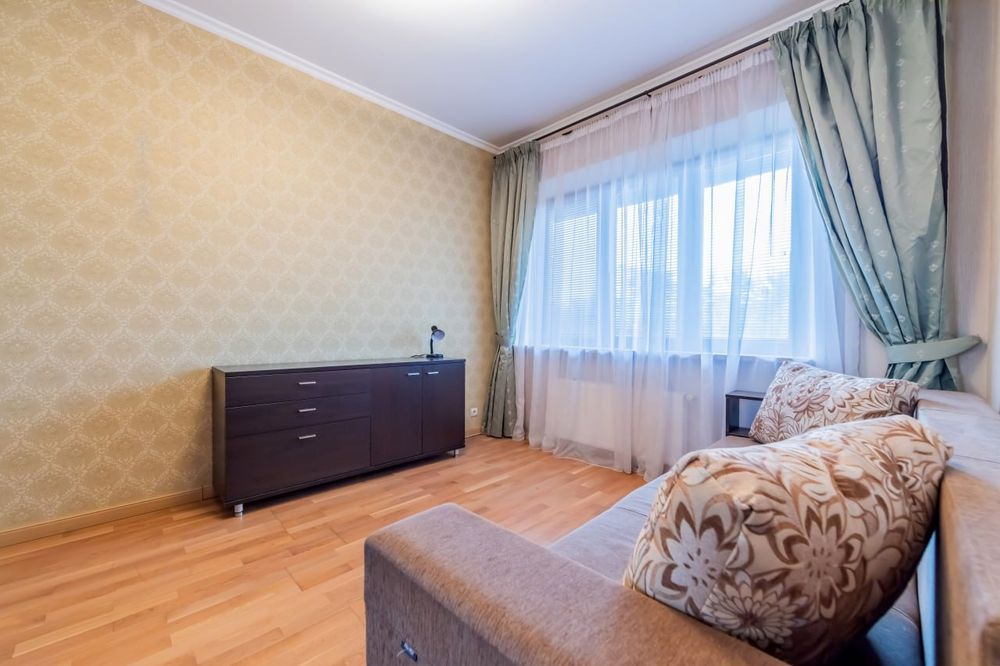 Мала Олександрівка, КМ Зелений Гай, 3пов.котедж 350м.кв.з 2 басейнами