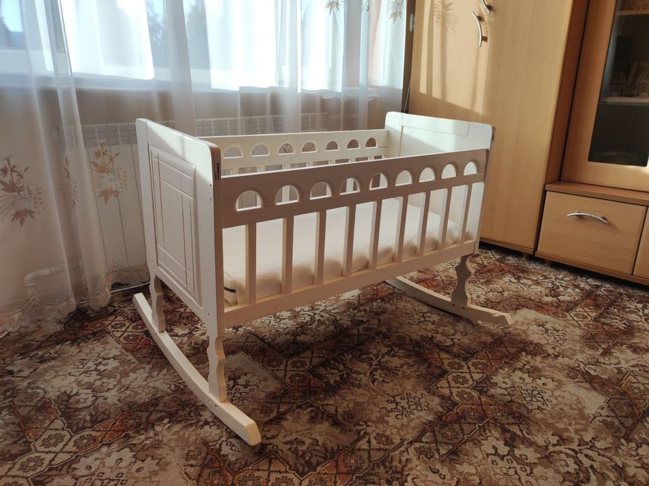 Retro kołyska biała drewniana drewno sosnowe łóżeczko dla dziecka