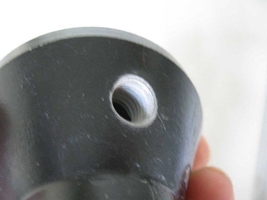 Нижняя часть антенны стационарной для раций частотами от 27 до 174 МГц