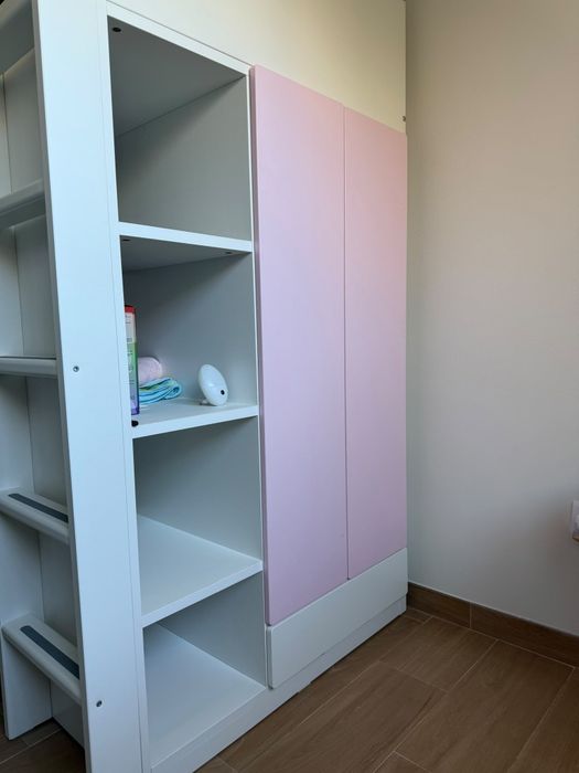 Cama alta com arrumação, secretária e armário