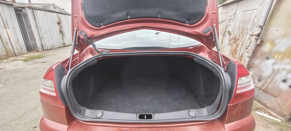 Renault Megan 2 (2.0 газ/бензин) по автівці все зроблено.