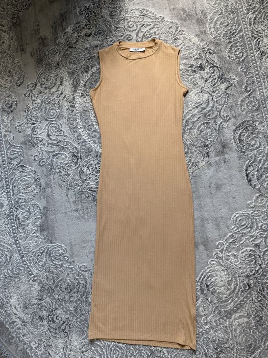 Приталене плаття nakd без рукавів