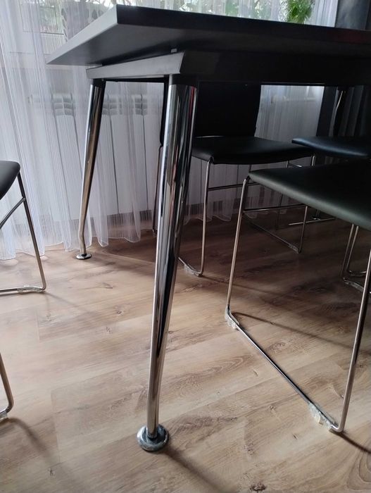 Zestaw mebli do biura lub salonu