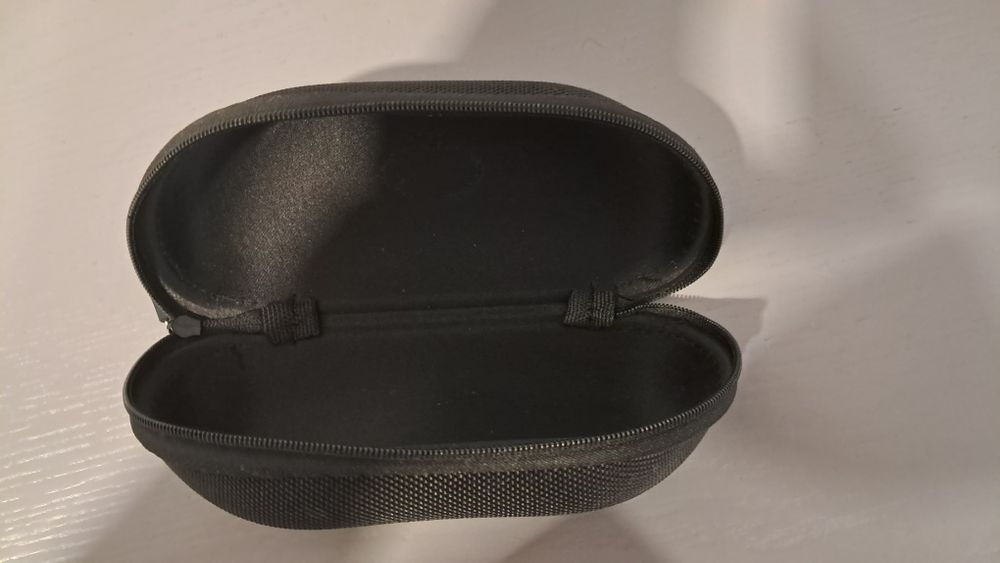 2 pares de óculos + caixa