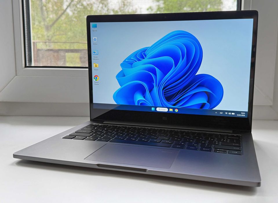 Ноутбук 13.3" Xiaomi Mi Notebook Air (TM1703) Core i5-8250U/MX150 8/256Gb SSD