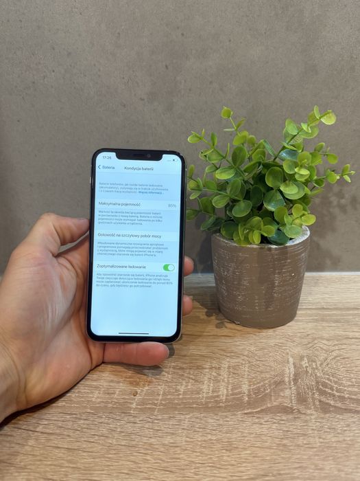 Iphone 11 pro 85% bateria