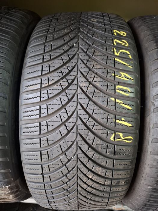225/40/18 Goodyear M+S