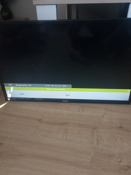 Telewizor vivax 32 całe sprawny , pilot, uchwyt
