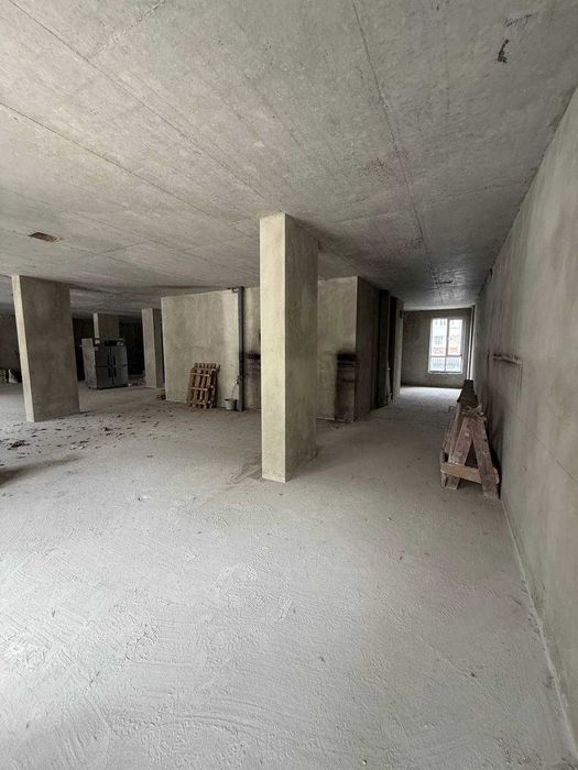 Продається приміщення правильної форми площею 226.7м2