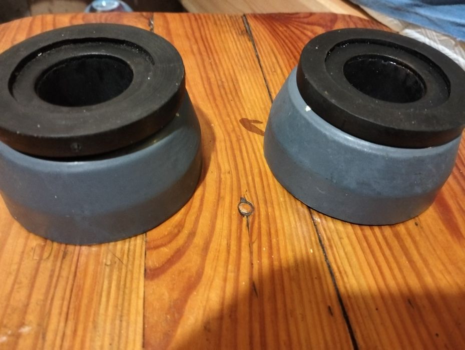 Проставки на передні стойки гольф 4