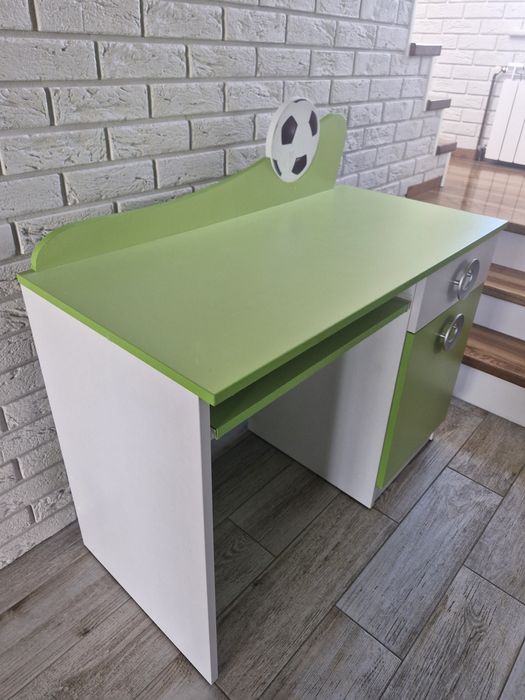 Biurko z motywem piłki