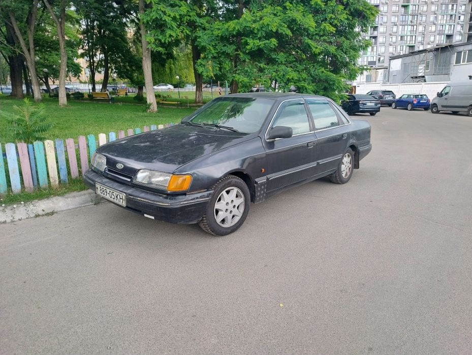 На уверенном ходу. Сел уехал!