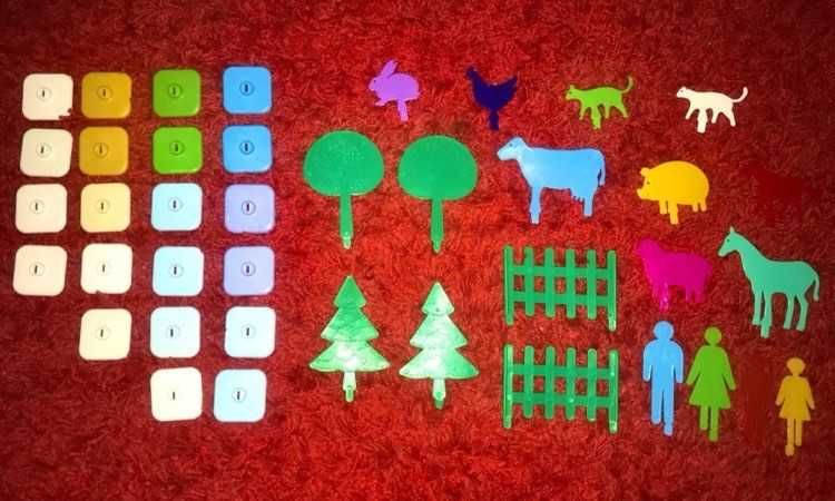 Figurki ludziki i zwierzątka do zabawy dla dziecka