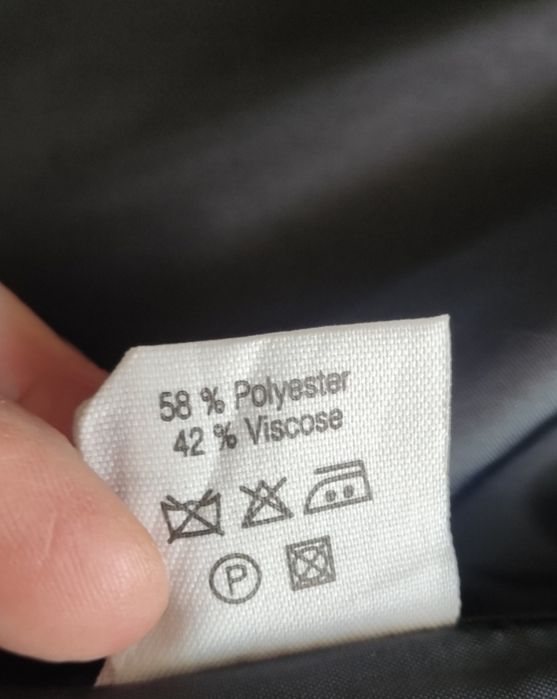 Elegancka sukienka mała czarna m