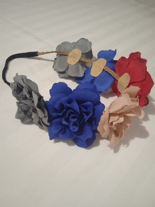 обруч з квітами святковий Вінок на голову на резинці 56-64 см