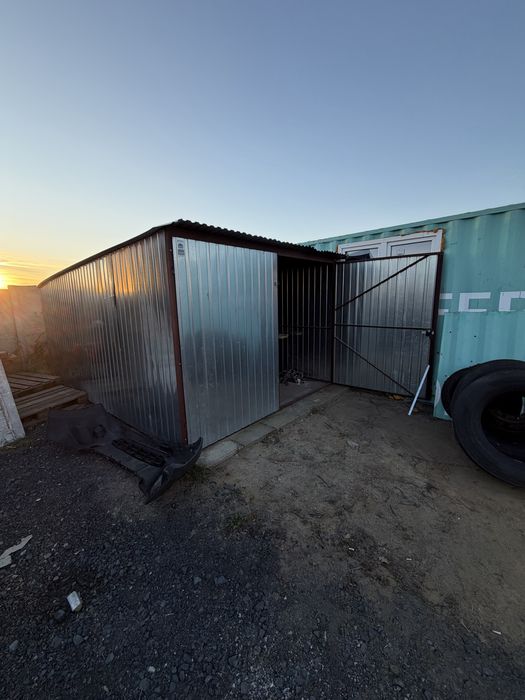 Sprzedam garaz blaszany 5x3