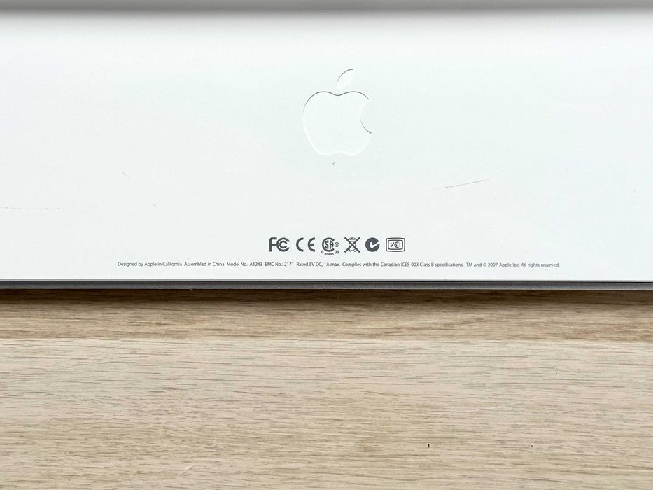 Apple Magic Keyboard A1243 USB – QWERTY – W pełni sprawna