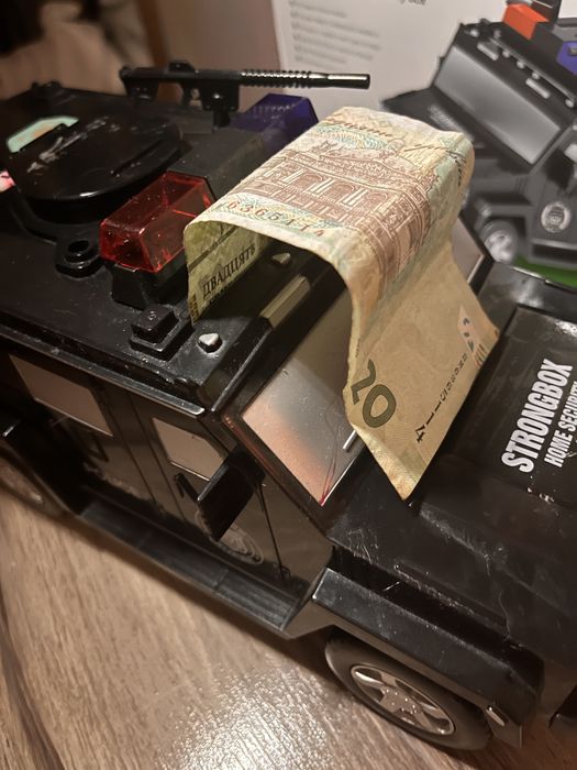 Банк- машина чорна